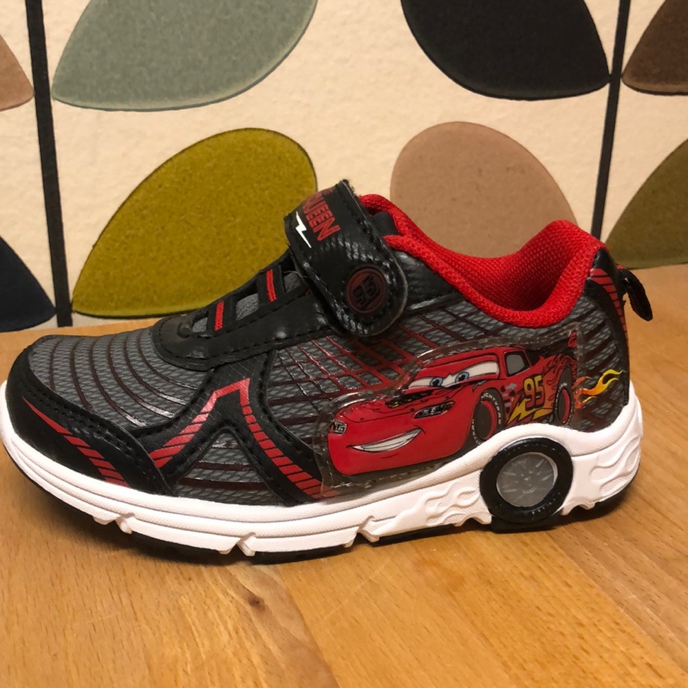 Toddler boys’ Lightning McQueen Shoes Size 9